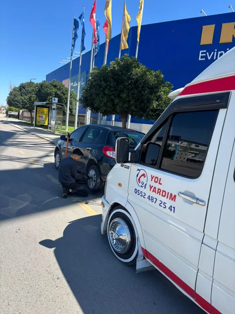 İş yeri önünde yerinde lastik hizmeti